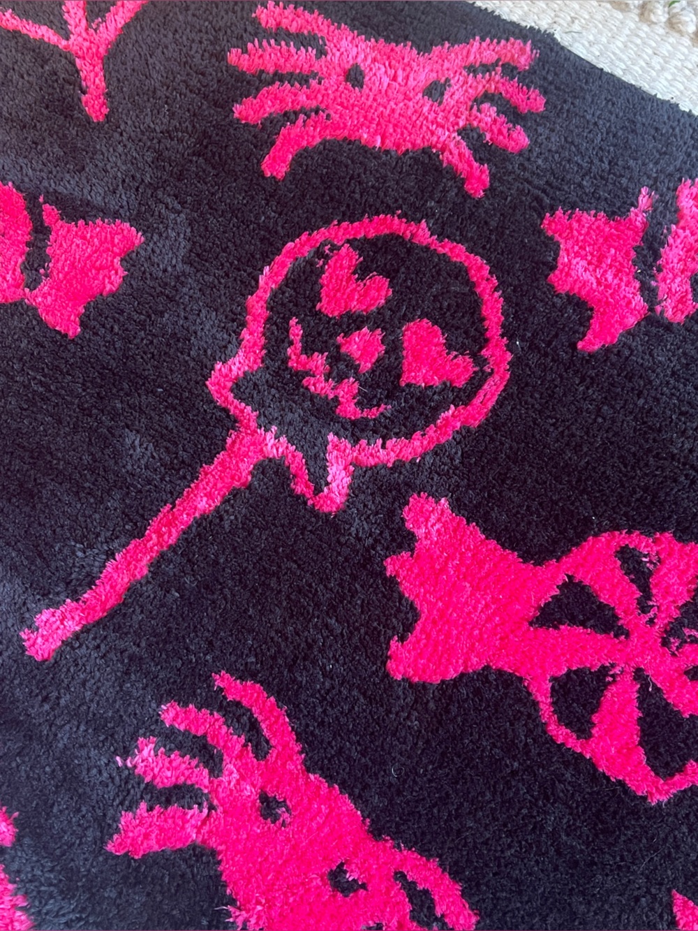 Betsey Johnson Bath Rug - Picture 2 of 7